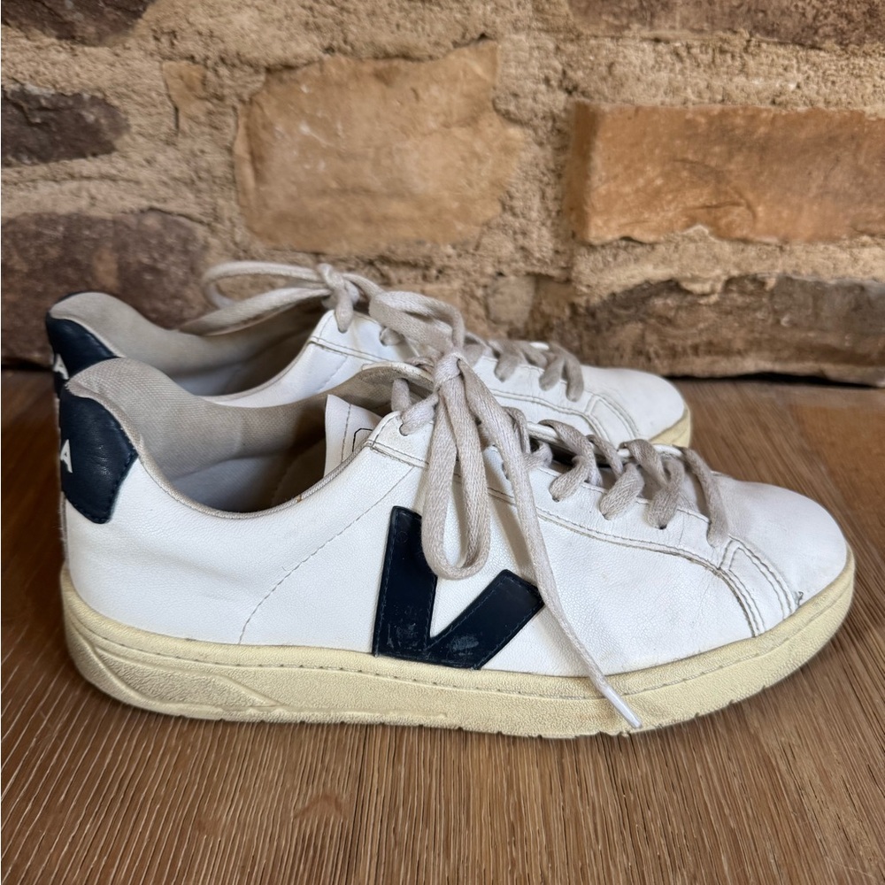 Veja White Sneakers women’s siz9 price firm!!